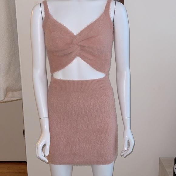 Crop Tank & Skirt SET - Picture 4 of 13